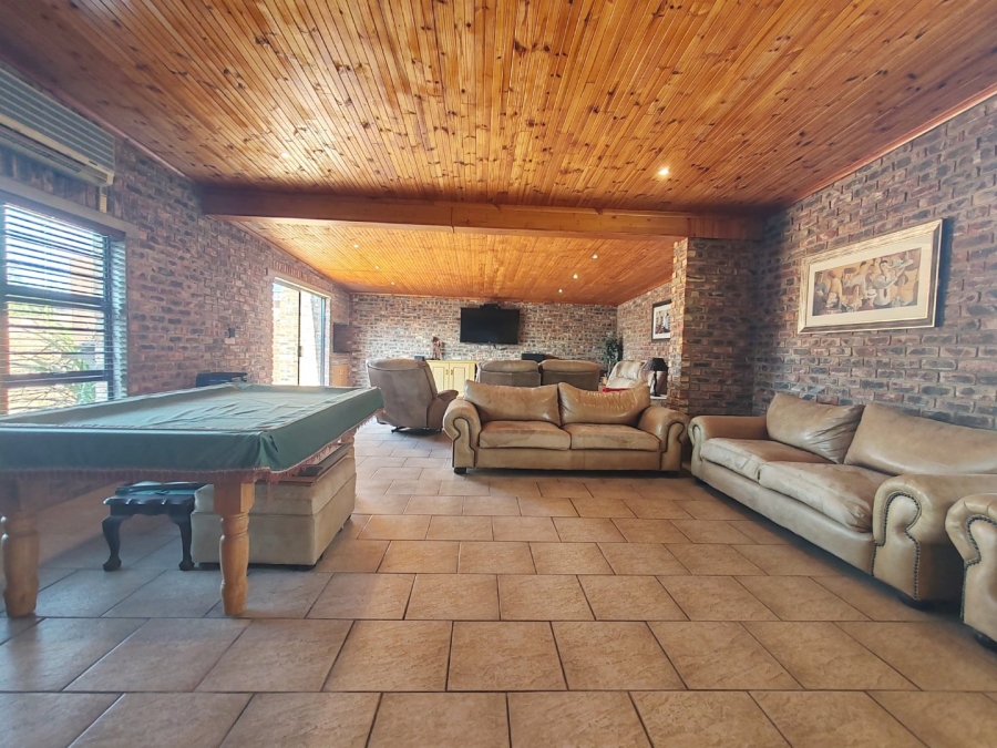4 Bedroom Property for Sale in Newton Park Eastern Cape